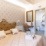 Casa Tarducci * Urbania