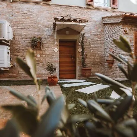 Casa Tarducci Bed & Breakfast *